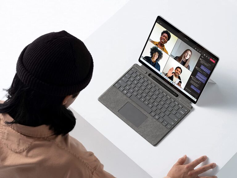 Microsoft Surface Pro 8 : Le meilleur ordinateur 2 en 1 avec stylet, avancé et une longue autonomie !